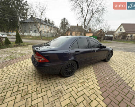 Синій Мерседес Ц-Клас, об'ємом двигуна 2 л та пробігом 305 тис. км за 4000 $, фото 11 на Automoto.ua