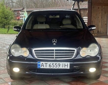Синий Мерседес Ц-Класс, объемом двигателя 2 л и пробегом 250 тыс. км за 4250 $, фото 1 на Automoto.ua