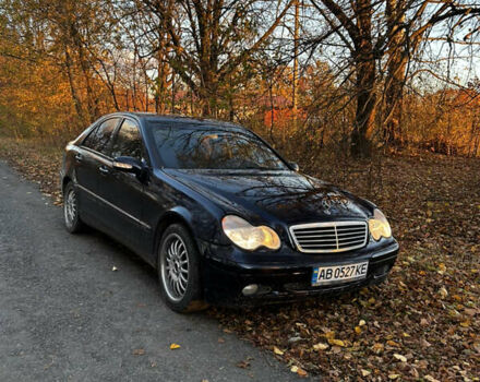 Мерседес Ц-Клас 2001 у Жмеренке на Automoto.ua Синій Мерседес Ц-Клас, об'ємом двигуна 2.15 л та пробігом 334 тис. км за 3999 $, фото 4 на Automoto.ua