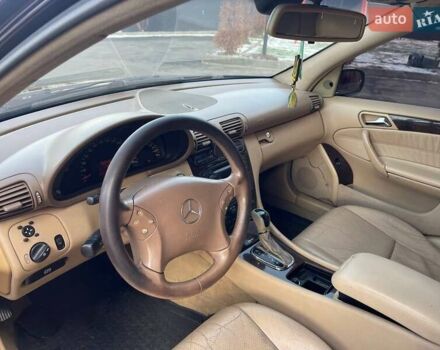 Синий Мерседес Ц-Класс, объемом двигателя 2.69 л и пробегом 380 тыс. км за 5000 $, фото 11 на Automoto.ua