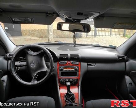 Синій Мерседес Ц-Клас, об'ємом двигуна 2 л та пробігом 268 тис. км за 4100 $, фото 8 на Automoto.ua