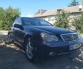 Синий Мерседес Ц-Класс, объемом двигателя 2.1 л и пробегом 450 тыс. км за 3600 $, фото 1 на Automoto.ua