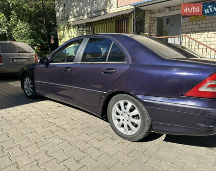 Синій Мерседес Ц-Клас, об'ємом двигуна 2 л та пробігом 450 тис. км за 3800 $, фото 4 на Automoto.ua