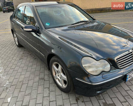 Мерседес Ц-Класс 2001 в Луцке на Automoto.ua Синий Мерседес Ц-Класс, объемом двигателя 2.2 л и пробегом 330 тыс. км за 5800 $, фото 4 на Automoto.ua