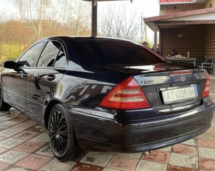 Синий Мерседес Ц-Класс, объемом двигателя 2 л и пробегом 250 тыс. км за 4250 $, фото 2 на Automoto.ua