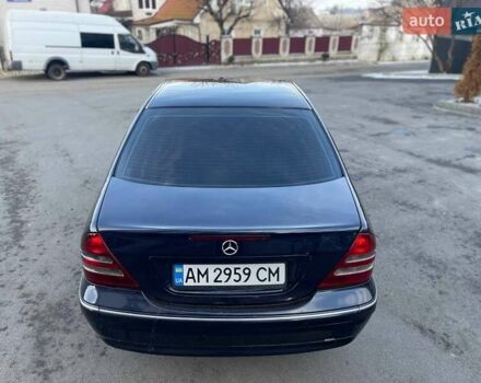 Синий Мерседес Ц-Класс, объемом двигателя 2.69 л и пробегом 380 тыс. км за 5000 $, фото 7 на Automoto.ua