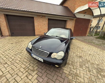 Синій Мерседес Ц-Клас, об'ємом двигуна 2 л та пробігом 305 тис. км за 4000 $, фото 7 на Automoto.ua