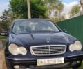 Синий Мерседес Ц-Класс, объемом двигателя 2.6 л и пробегом 395 тыс. км за 4500 $, фото 1 на Automoto.ua
