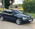 Синий Мерседес Ц-Класс, объемом двигателя 2.1 л и пробегом 400 тыс. км за 3750 $, фото 1 на Automoto.ua