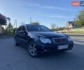 Синий Мерседес Ц-Класс, объемом двигателя 2 л и пробегом 450 тыс. км за 2600 $, фото 1 на Automoto.ua