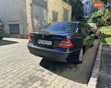 Синій Мерседес Ц-Клас, об'ємом двигуна 2 л та пробігом 450 тис. км за 3800 $, фото 3 на Automoto.ua