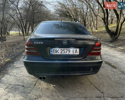 Синій Мерседес Ц-Клас, об'ємом двигуна 2.15 л та пробігом 300 тис. км за 4300 $, фото 7 на Automoto.ua