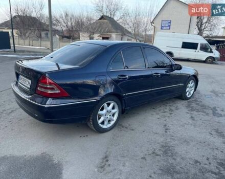 Синий Мерседес Ц-Класс, объемом двигателя 2.69 л и пробегом 380 тыс. км за 5000 $, фото 2 на Automoto.ua