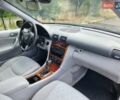 Синий Мерседес Ц-Класс, объемом двигателя 2.15 л и пробегом 310 тыс. км за 3999 $, фото 25 на Automoto.ua