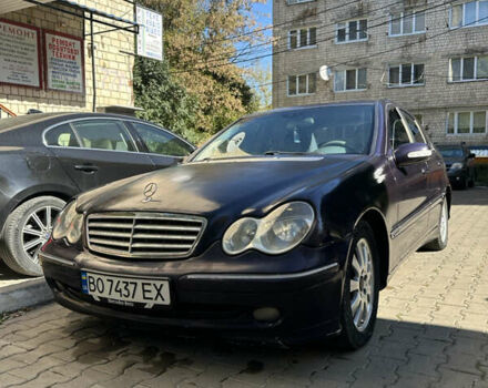 Синій Мерседес Ц-Клас, об'ємом двигуна 2 л та пробігом 450 тис. км за 3800 $, фото 1 на Automoto.ua