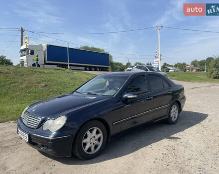 Синій Мерседес Ц-Клас, об'ємом двигуна 2 л та пробігом 37 тис. км за 4250 $, фото 1 на Automoto.ua