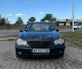 Синий Мерседес Ц-Класс, объемом двигателя 2 л и пробегом 262 тыс. км за 3600 $, фото 1 на Automoto.ua