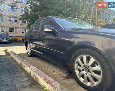 Синій Мерседес Ц-Клас, об'ємом двигуна 2 л та пробігом 450 тис. км за 3800 $, фото 2 на Automoto.ua