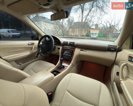 Синій Мерседес Ц-Клас, об'ємом двигуна 2 л та пробігом 305 тис. км за 4000 $, фото 2 на Automoto.ua