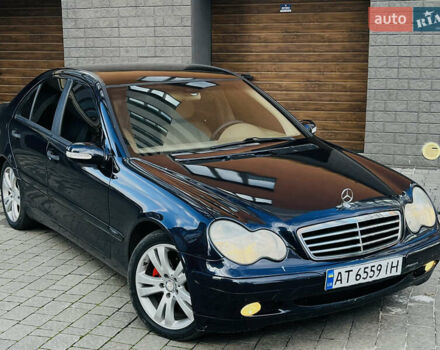 Синій Мерседес Ц-Клас, об'ємом двигуна 2 л та пробігом 295 тис. км за 3499 $, фото 4 на Automoto.ua