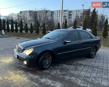 Синій Мерседес Ц-Клас, об'ємом двигуна 2 л та пробігом 263 тис. км за 4800 $, фото 4 на Automoto.ua