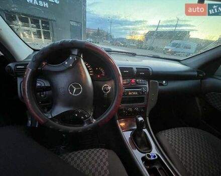Синій Мерседес Ц-Клас, об'ємом двигуна 2 л та пробігом 263 тис. км за 4800 $, фото 7 на Automoto.ua