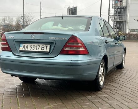 Синій Мерседес Ц-Клас, об'ємом двигуна 2 л та пробігом 537 тис. км за 2500 $, фото 3 на Automoto.ua