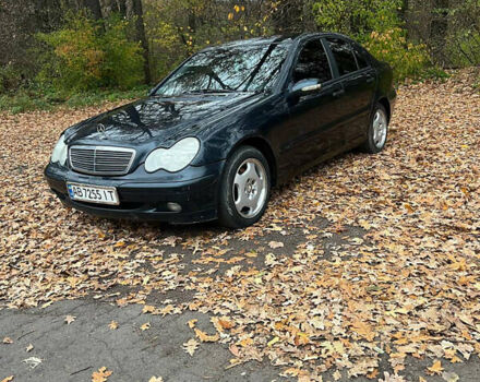 Синий Мерседес Ц-Класс, объемом двигателя 2.2 л и пробегом 440 тыс. км за 2900 $, фото 2 на Automoto.ua