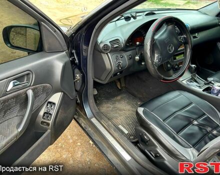 Синий Мерседес Ц-Класс, объемом двигателя 2 л и пробегом 380 тыс. км за 4600 $, фото 9 на Automoto.ua