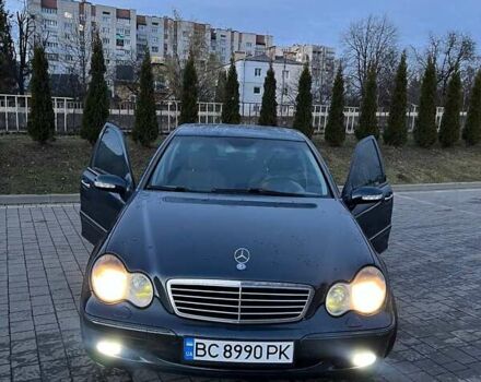 Синій Мерседес Ц-Клас, об'ємом двигуна 2 л та пробігом 263 тис. км за 4800 $, фото 2 на Automoto.ua