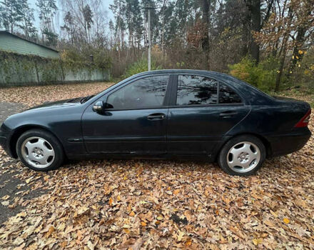 Синий Мерседес Ц-Класс, объемом двигателя 2.2 л и пробегом 440 тыс. км за 2900 $, фото 5 на Automoto.ua