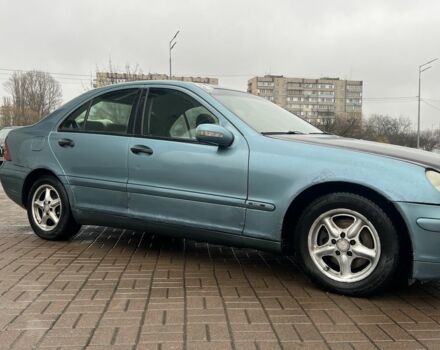 Синій Мерседес Ц-Клас, об'ємом двигуна 2 л та пробігом 537 тис. км за 2500 $, фото 4 на Automoto.ua