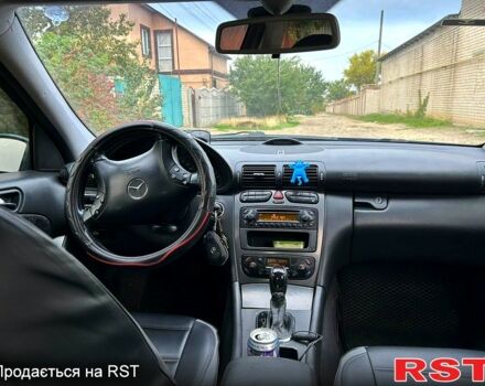 Синий Мерседес Ц-Класс, объемом двигателя 2 л и пробегом 380 тыс. км за 4600 $, фото 6 на Automoto.ua