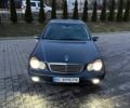 Синій Мерседес Ц-Клас, об'ємом двигуна 2 л та пробігом 263 тис. км за 4800 $, фото 1 на Automoto.ua