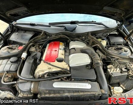 Синий Мерседес Ц-Класс, объемом двигателя 2 л и пробегом 380 тыс. км за 4600 $, фото 10 на Automoto.ua