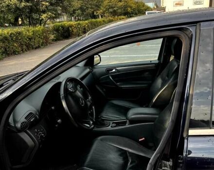 Синій Мерседес Ц-Клас, об'ємом двигуна 2 л та пробігом 260 тис. км за 5200 $, фото 10 на Automoto.ua