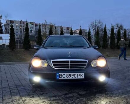 Синій Мерседес Ц-Клас, об'ємом двигуна 2 л та пробігом 263 тис. км за 4800 $, фото 1 на Automoto.ua