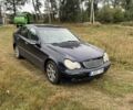 Синій Мерседес Ц-Клас, об'ємом двигуна 2 л та пробігом 250 тис. км за 1500 $, фото 1 на Automoto.ua