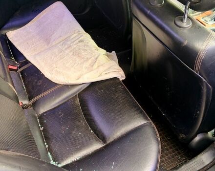 Мерседес Ц-Класс 2002 в Павлограде на Automoto.ua Синий Мерседес Ц-Класс, объемом двигателя 1.8 л и пробегом 128 тыс. км за 3000 $, фото 6 на Automoto.ua