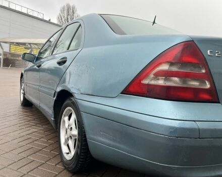 Синій Мерседес Ц-Клас, об'ємом двигуна 2 л та пробігом 537 тис. км за 2500 $, фото 2 на Automoto.ua