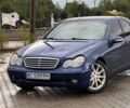 Синій Мерседес Ц-Клас, об'ємом двигуна 2 л та пробігом 311 тис. км за 3100 $, фото 1 на Automoto.ua