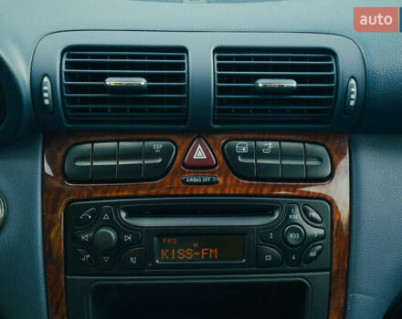 Синий Мерседес Ц-Класс, объемом двигателя 2.15 л и пробегом 459 тыс. км за 4500 $, фото 26 на Automoto.ua