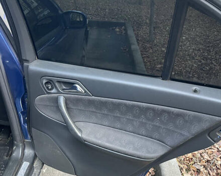 Синій Мерседес Ц-Клас, об'ємом двигуна 1.8 л та пробігом 335 тис. км за 3400 $, фото 2 на Automoto.ua