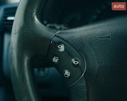 Синий Мерседес Ц-Класс, объемом двигателя 2.15 л и пробегом 459 тыс. км за 4500 $, фото 16 на Automoto.ua