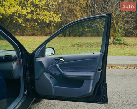 Синий Мерседес Ц-Класс, объемом двигателя 2.15 л и пробегом 459 тыс. км за 4500 $, фото 34 на Automoto.ua