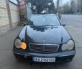 Мерседес Ц-Класс 2003 в Харькове на Automoto.ua Синий Мерседес Ц-Класс, объемом двигателя 2.1 л и пробегом 358 тыс. км за 2600 $, фото 1 на Automoto.ua
