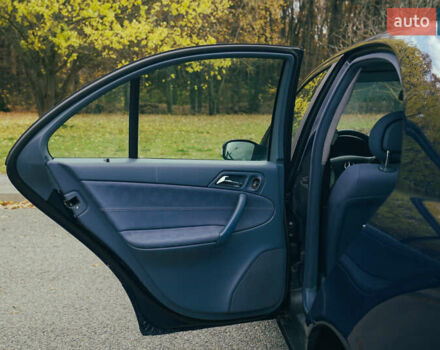 Синий Мерседес Ц-Класс, объемом двигателя 2.15 л и пробегом 459 тыс. км за 4500 $, фото 29 на Automoto.ua