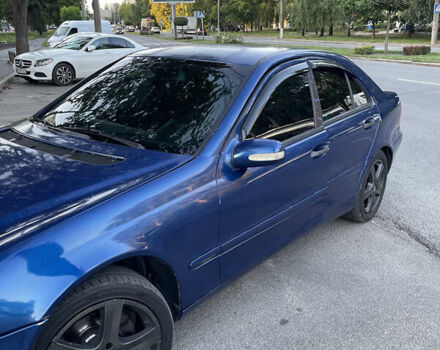 Синій Мерседес Ц-Клас, об'ємом двигуна 1.8 л та пробігом 330 тис. км за 4100 $, фото 6 на Automoto.ua