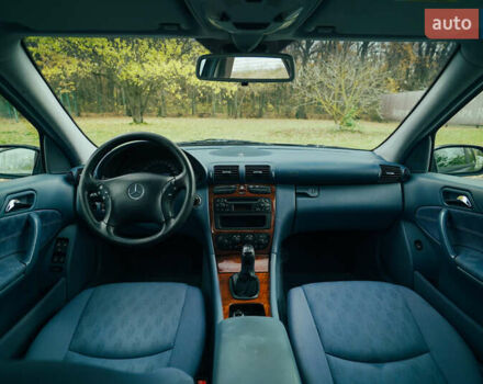 Синий Мерседес Ц-Класс, объемом двигателя 2.15 л и пробегом 459 тыс. км за 4500 $, фото 12 на Automoto.ua