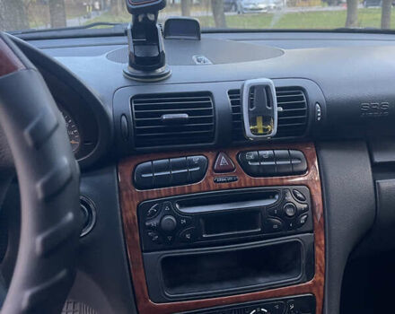 Синій Мерседес Ц-Клас, об'ємом двигуна 1.8 л та пробігом 335 тис. км за 3400 $, фото 10 на Automoto.ua